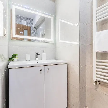 Isaran 2d4e Апартаменты Брашов