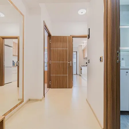 Isaran 2d4e Apartman Brassó