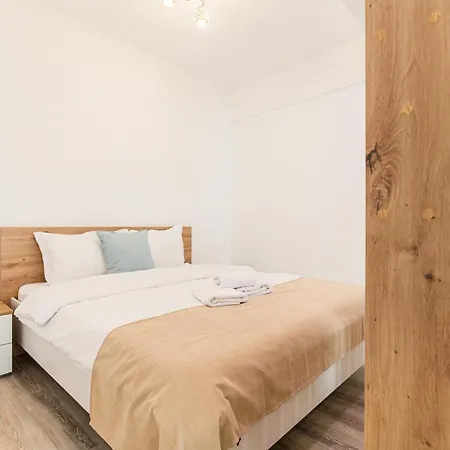 Apartment Isaran 2d4e Brasov